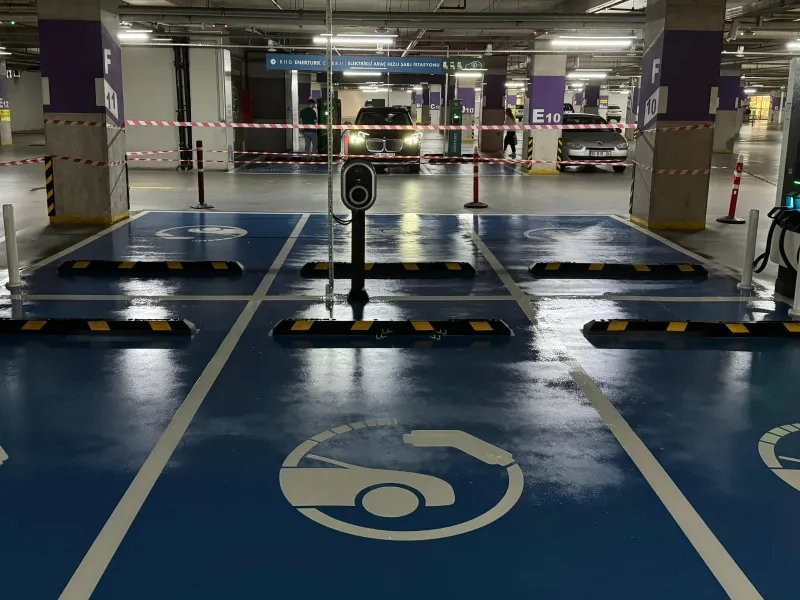 Elektrikli Araç Şarj İstasyonu Boyama